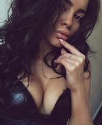 Mersin Gecelik Escort Bayan: Büyüleyici Ahenkli Danslar ile Geceye Işık Tutun