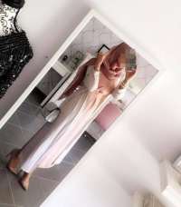 Sütun Gibi Bacakları ve Dolgun Vücut Hatlarıyla Mersin Gecelik Escort